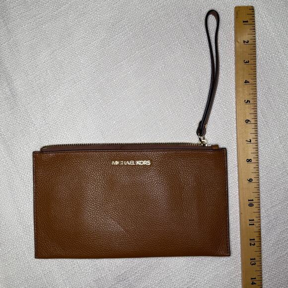 Michael Kors Leather Wristlet Clutch Bag | Tan Brown Zip Pouch - Picture 7 of 9